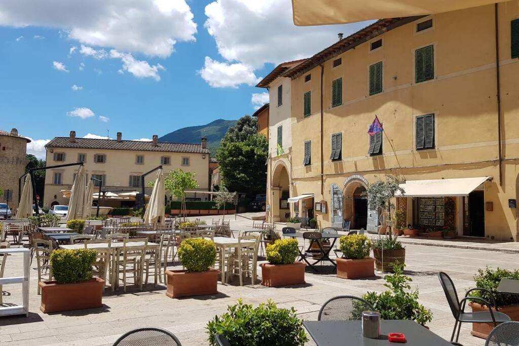 La Casa Maestri A Cetona Villa Bagian luar foto
